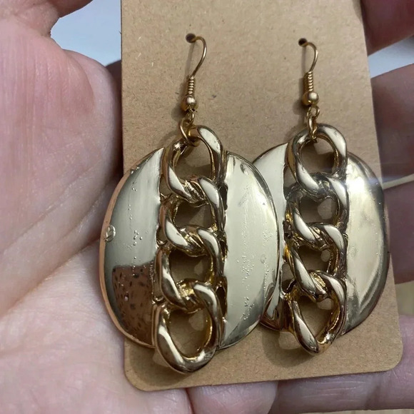 🆕Gold Tone Modern Metals Earrings🆕 - Picture 3 of 3
